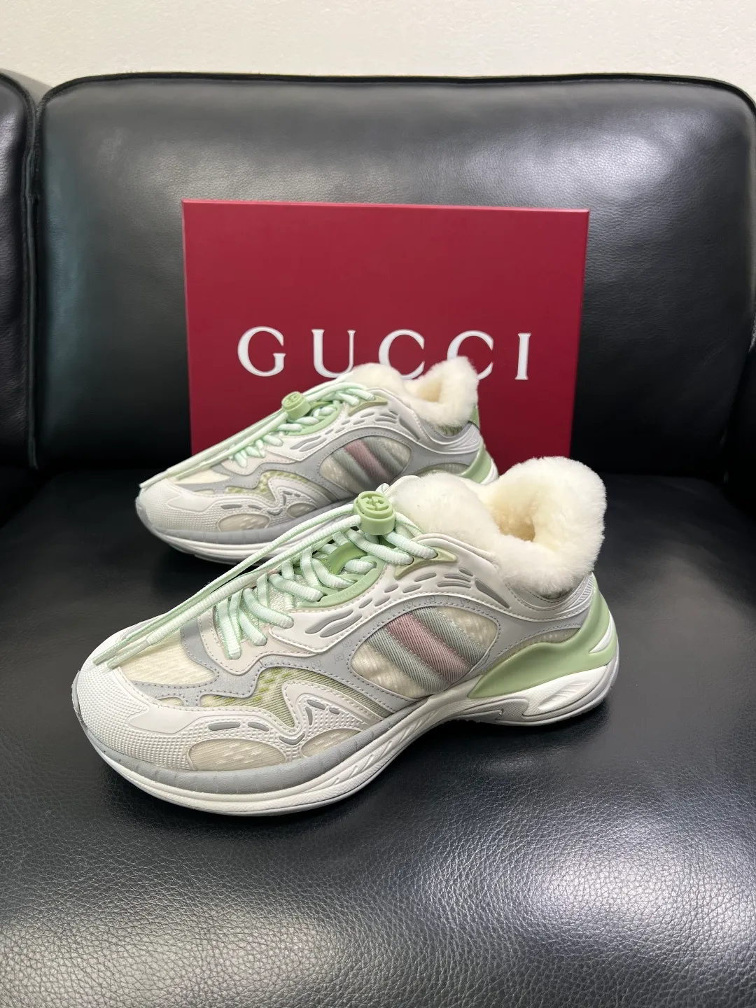Men's shoes 💰980 Gucci high quality top crafts Gucci counter new original configuration, imported Italian cowhide fabric, imported wool lining cowhide pad, breathable and comfortable, sole: original factory special supply original sole super comfortable, original factory and single goods, welcome to compare, code number 39-44 (customized 38 45)